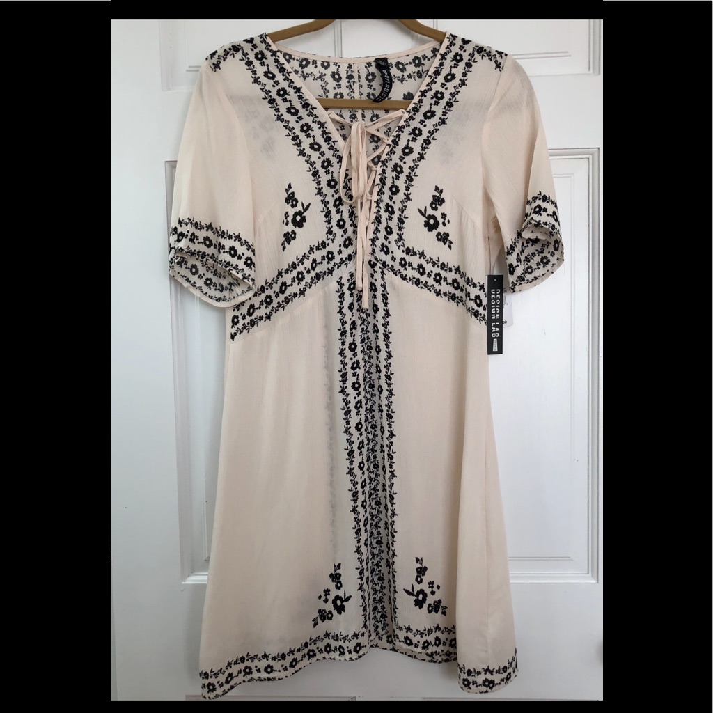 Nwt - Design Lab (Lord & Taylor) Dress - Cream/Black - Lace Up
